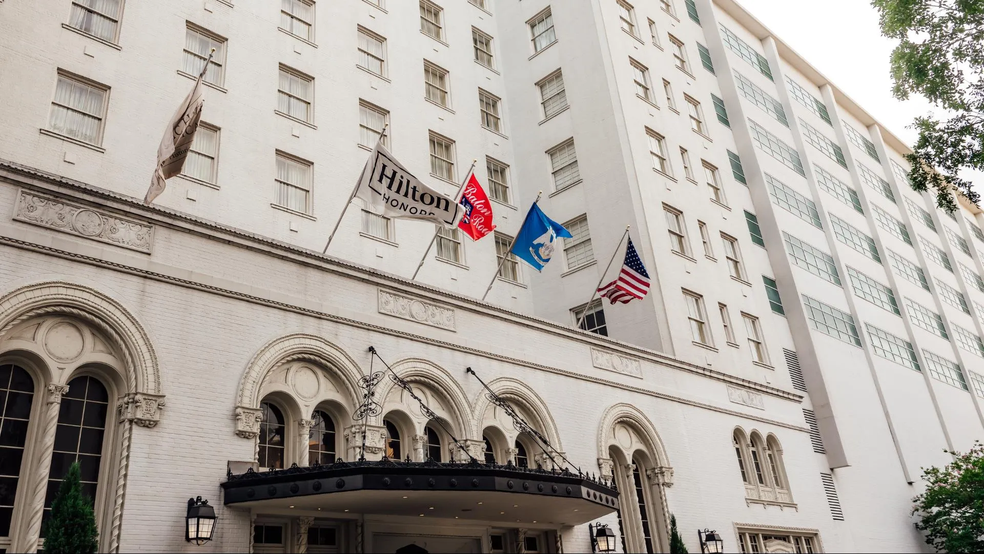 Hilton Baton Rouge Capitol Center exterior